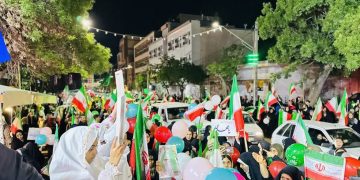 تولدی برای دختری که هنوز در باد میخندد